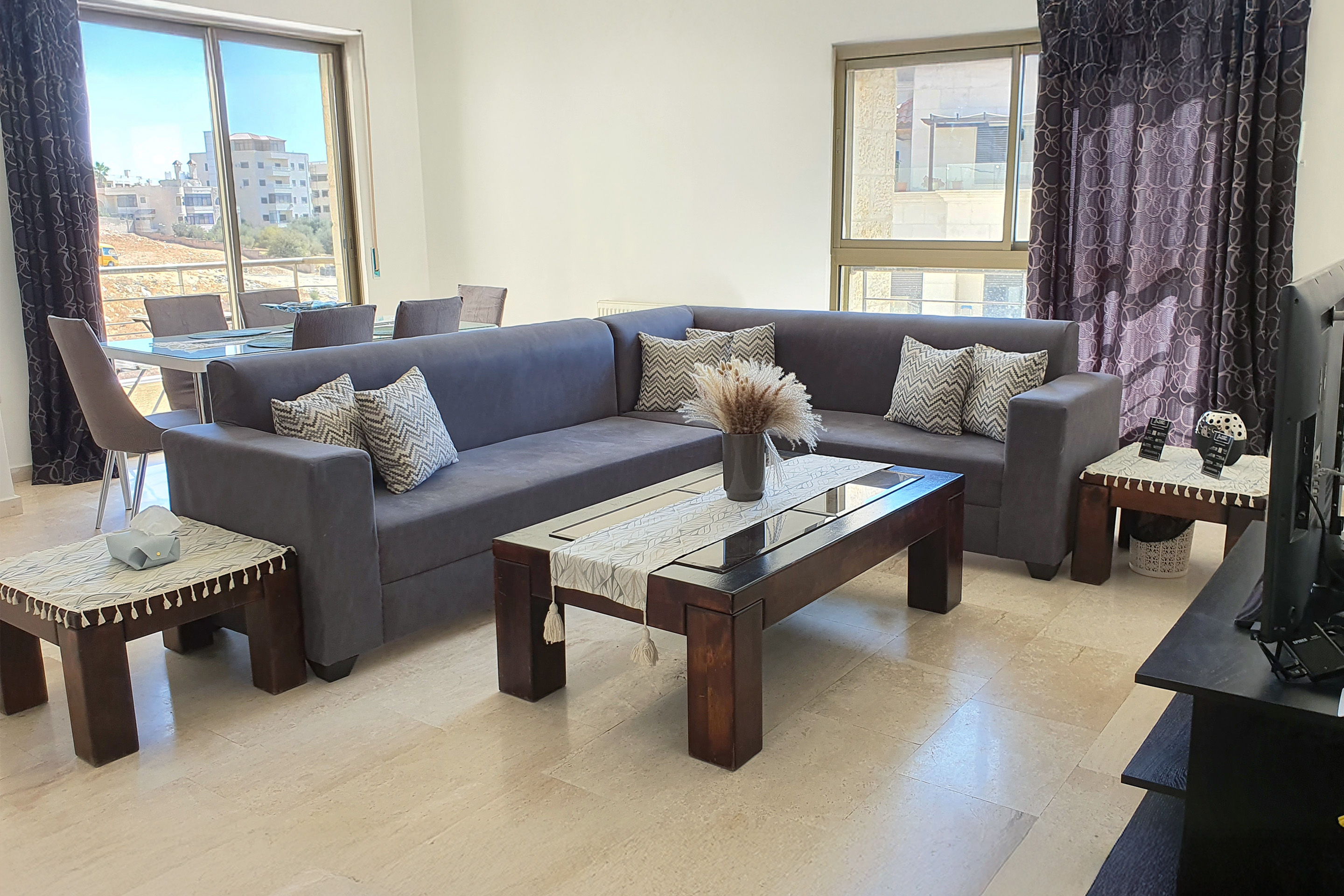 Bright Family 3BR w/ Balcony & Hill View - photo 2