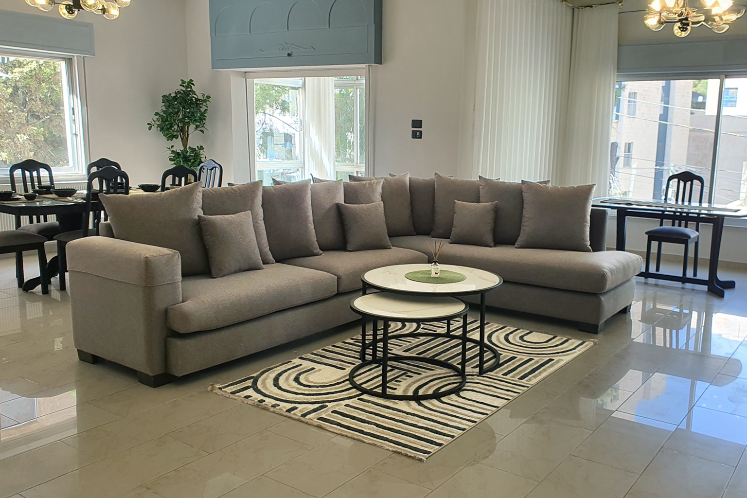 3BR Balcony & Abdoun Bridge - photo 20